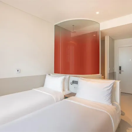 Wink Icon Hotel Danang Riverside - Luxury Suites - 24Hrs Stay & Rooftop Pool Bar Exterior photo