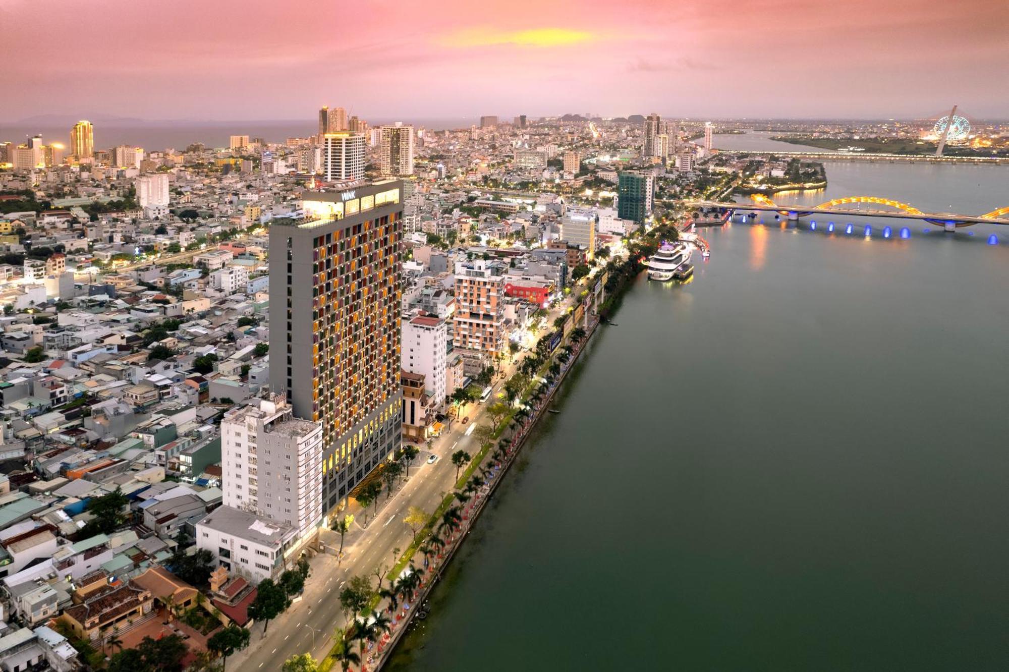 Wink Icon Riverside - Luxury - 24hrs & Rooftop Pool Bar Hotel Đà Nẵng