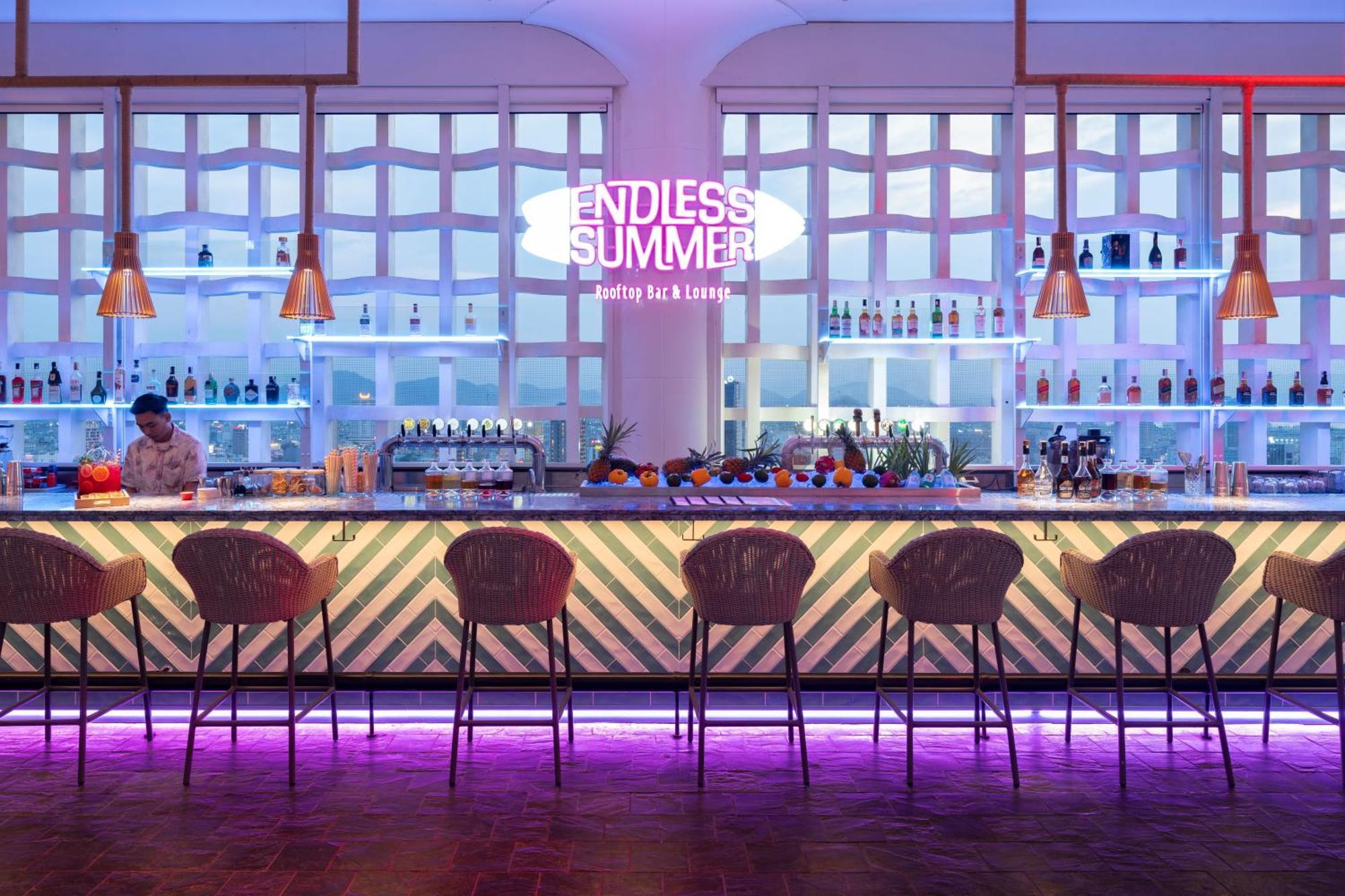 Wink Icon Riverside - Luxury - 24hrs & Rooftop Pool Bar Hotel