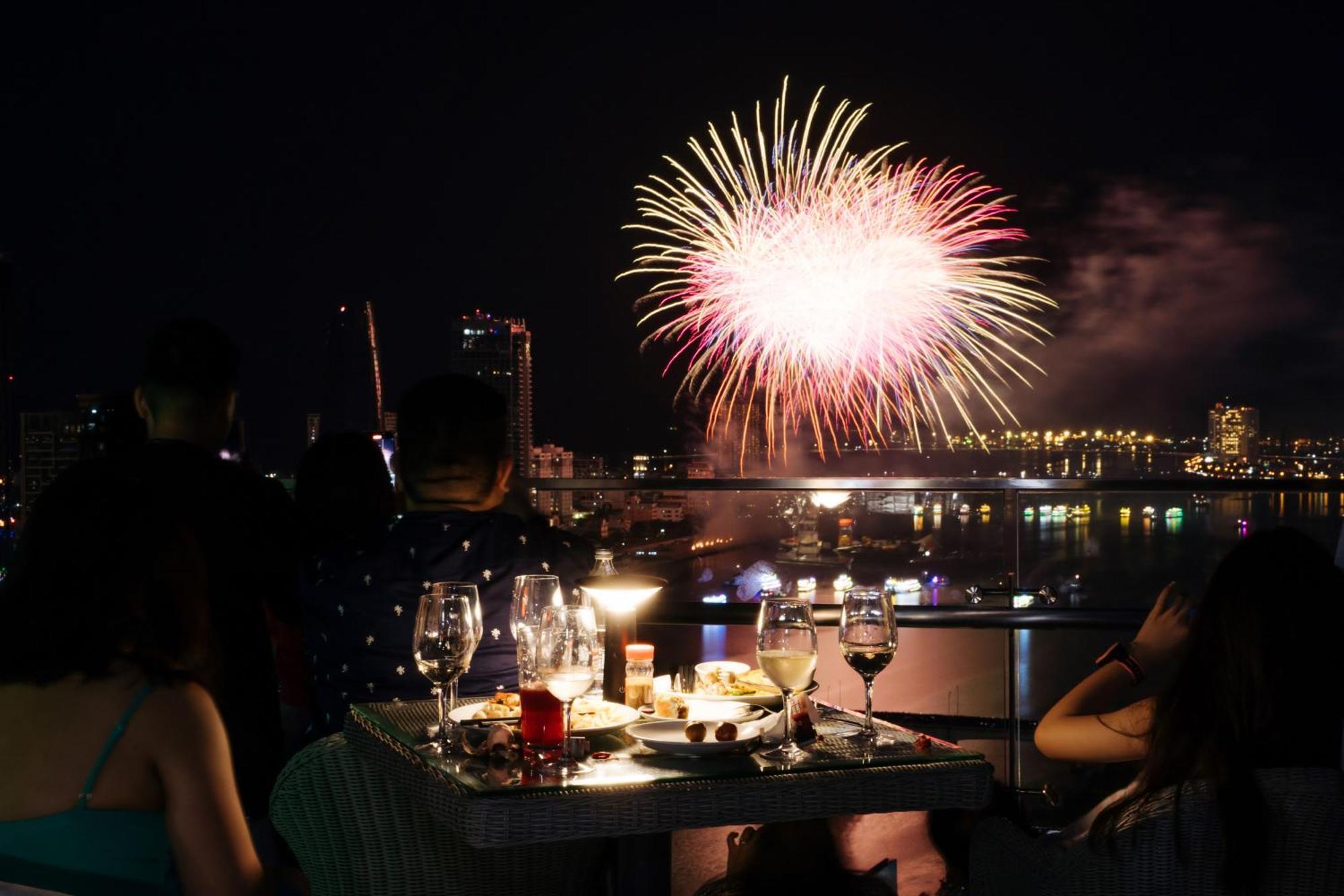 Hotel Wink Icon Riverside - Luxury - 24hrs & Rooftop Pool Bar Da Nang
