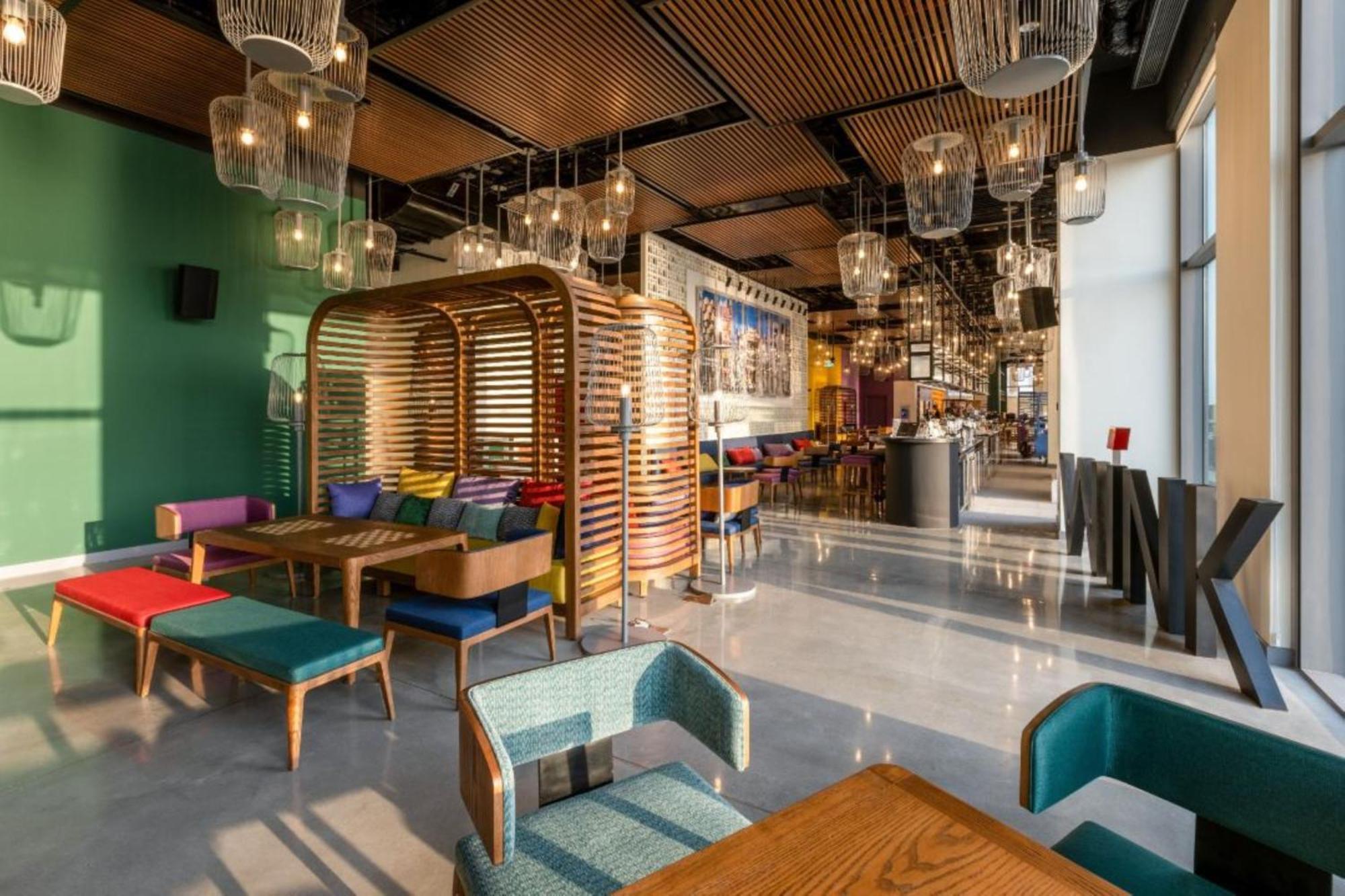 Wink Icon Riverside - Luxury - 24hrs & Rooftop Pool Bar 5* Da Nang