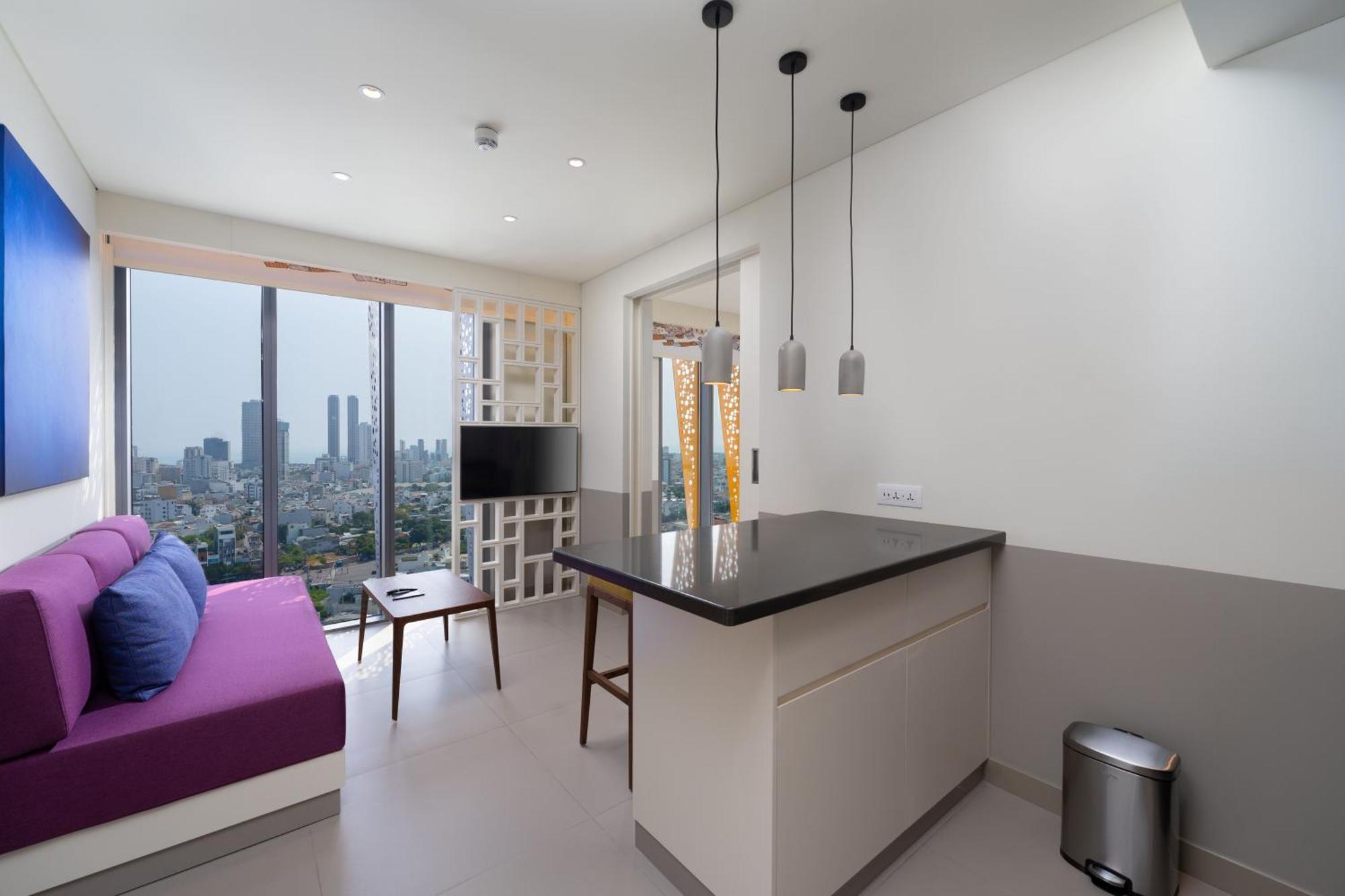 Wink Icon Riverside - Luxury - 24hrs & Rooftop Pool Bar Hotel